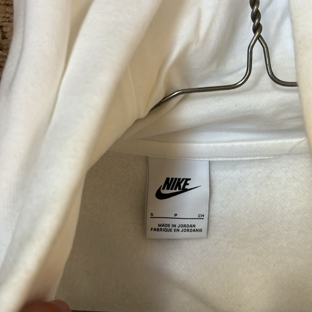 Nike sweatshirt - Picture 2 of 2
